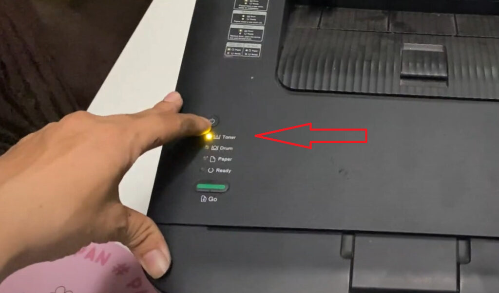 Đèn vàng báo toner brother l2321d