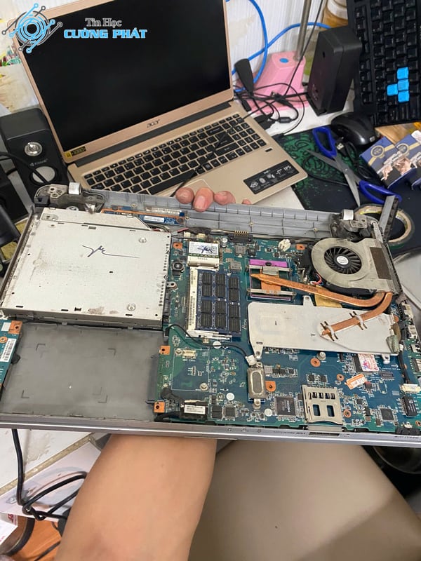sửa laptop uy tín quận 3