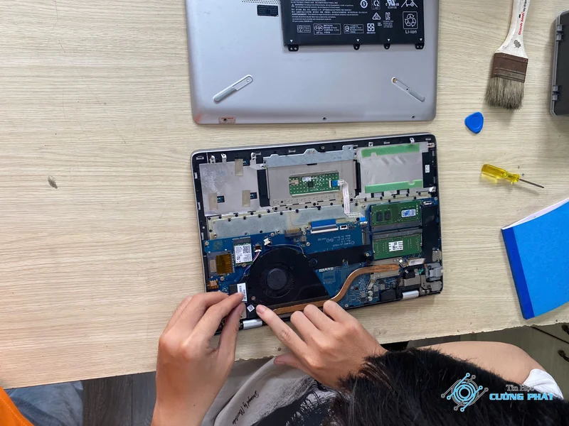 Vệ sinh máy tính Quận 9 hình ảnh minh họa chuyên sâu 3